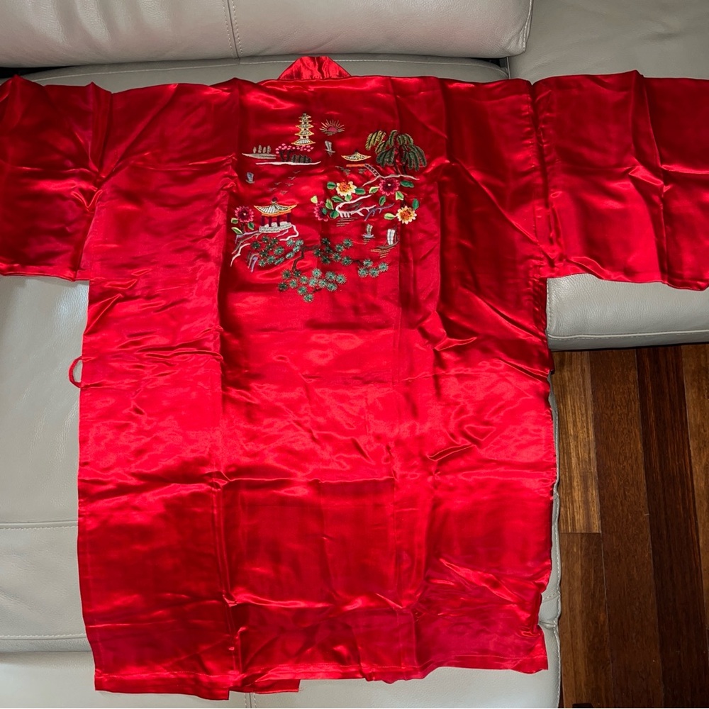 New 100% PURE SILK RED HAND EMBROIDERY ROBE GOLDEN DRAGON Unisex sz Women Medium